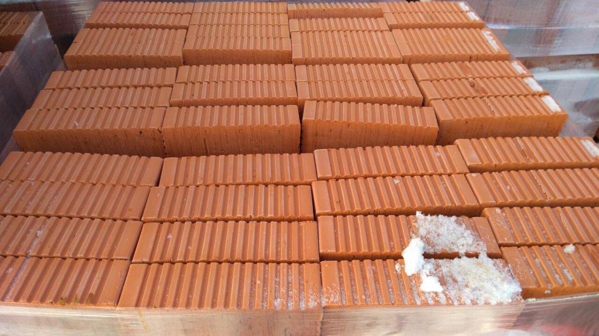 Кирпич полнотелый одинарный М-300 КАШИРА без пустот